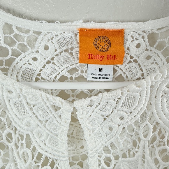 Ruby Rd. White crop - Picture 2 of 3